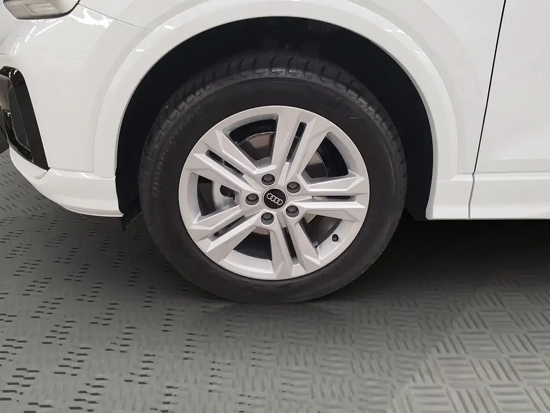 Audi Q2 - Thumbnail 2