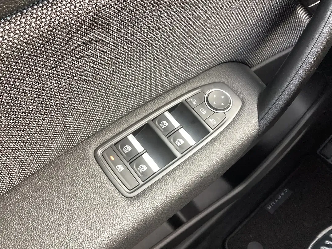 Renault Captur - Thumbnail 16