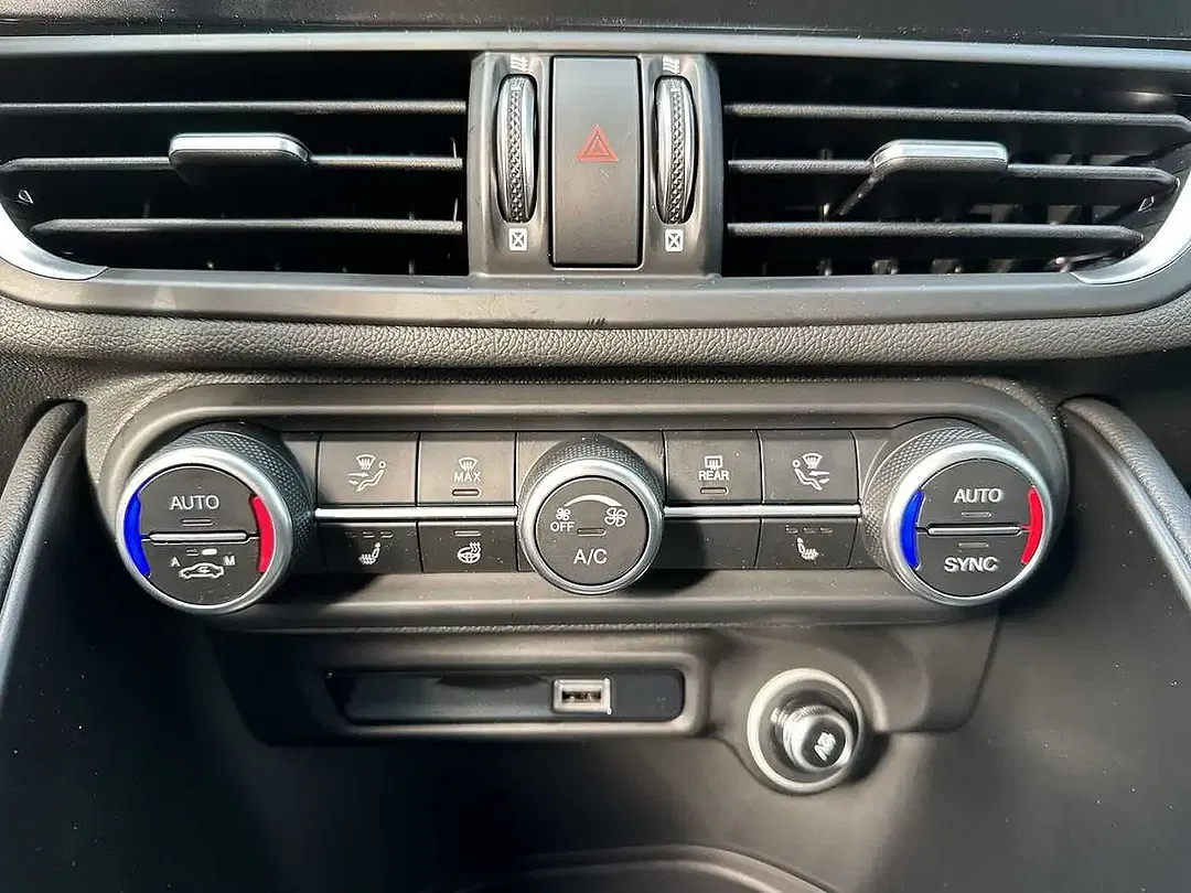 Alfa Romeo Giulia - Thumbnail 12