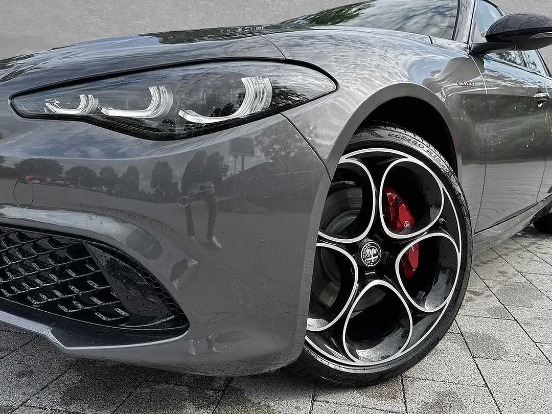 Alfa Romeo Giulia - Thumbnail 13