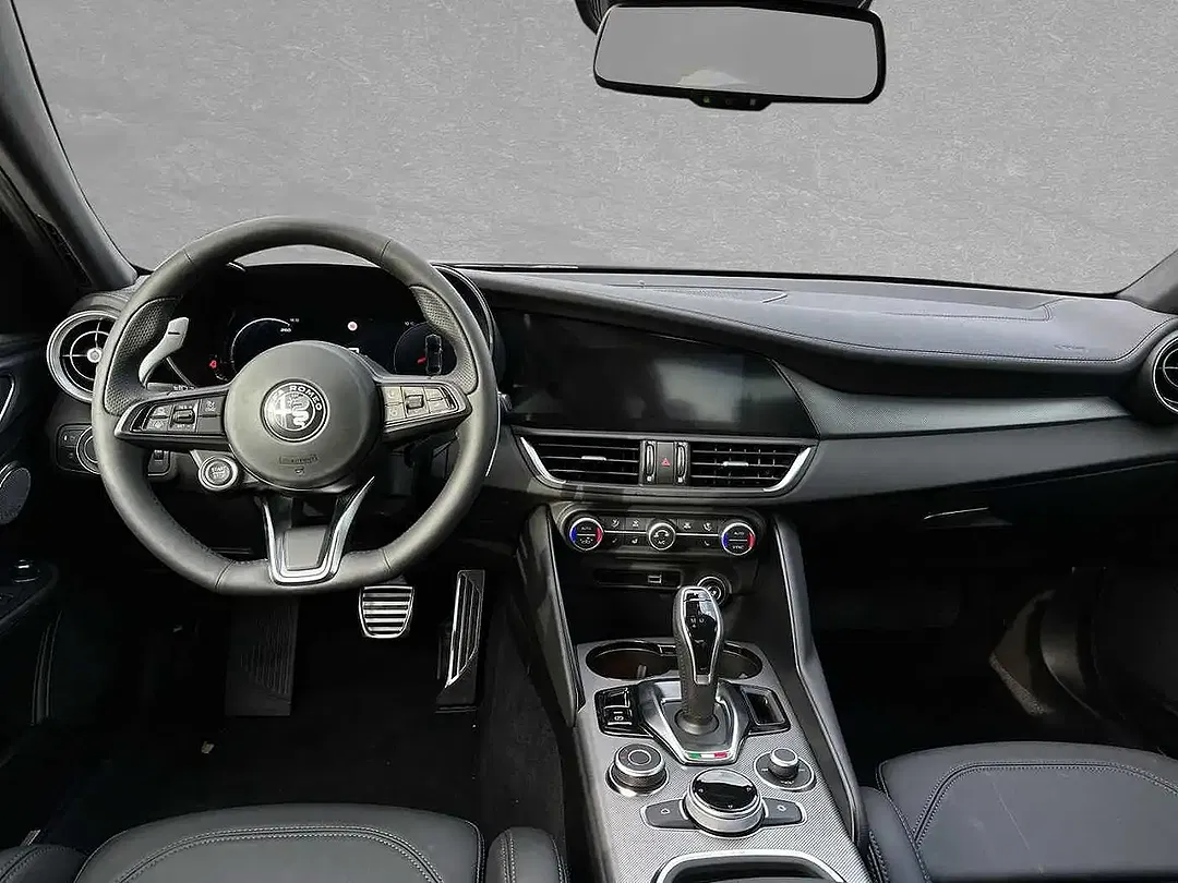Alfa Romeo Giulia - Thumbnail 7