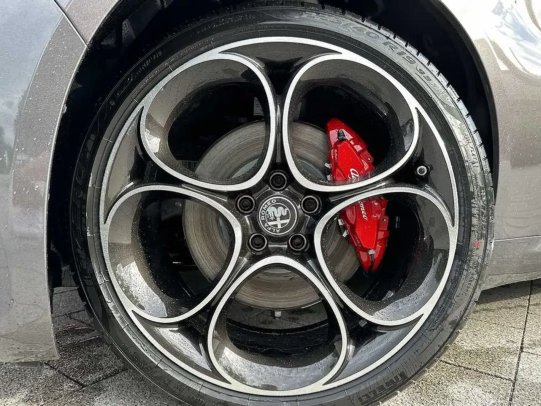 Alfa Romeo Giulia - Thumbnail 9