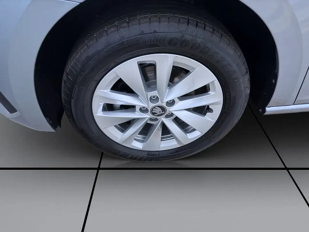 Skoda Scala - Thumbnail 9