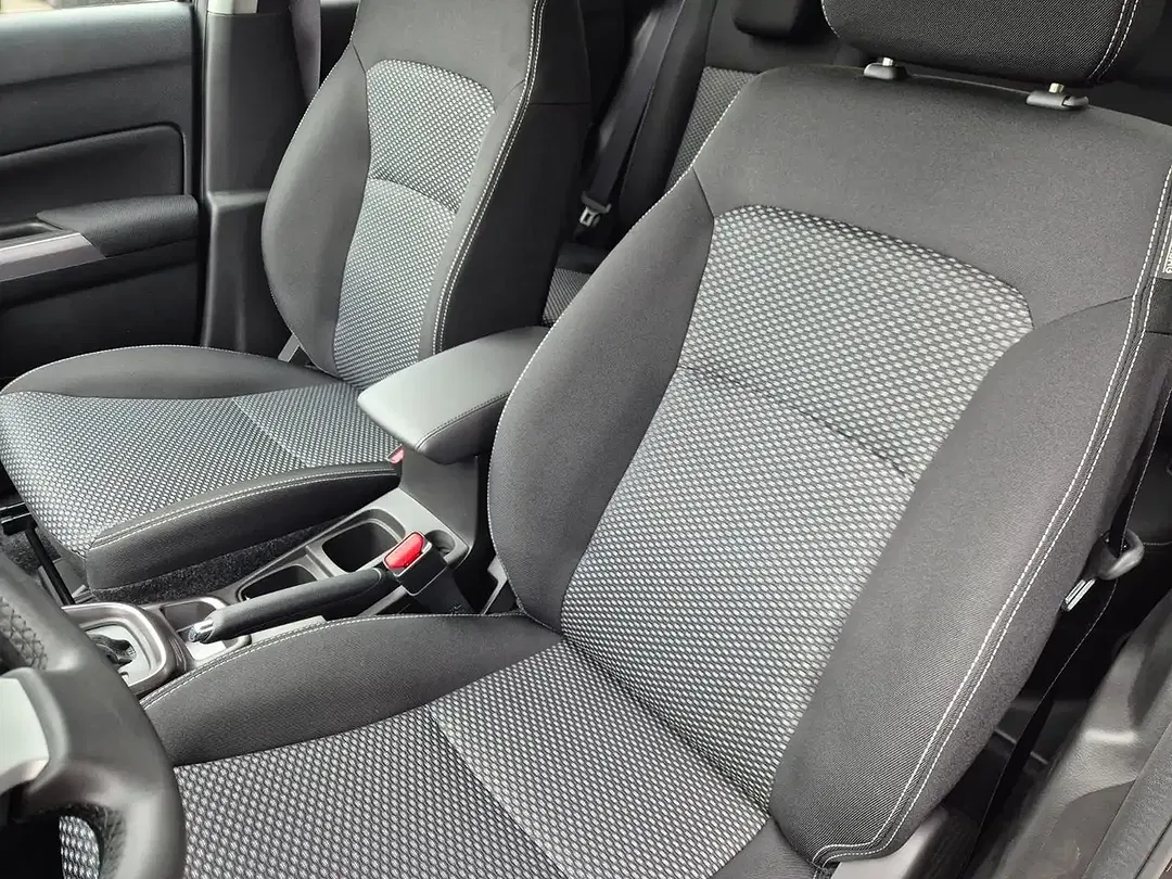Suzuki Vitara - Thumbnail 11