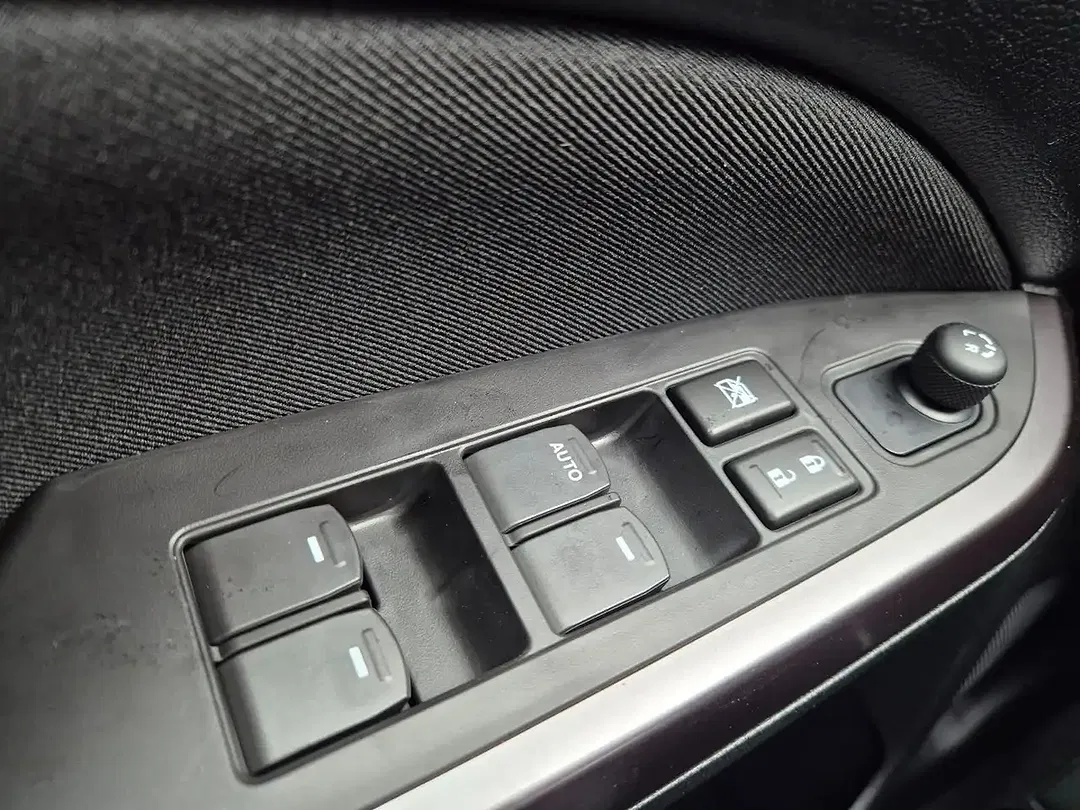Suzuki Vitara - Thumbnail 13