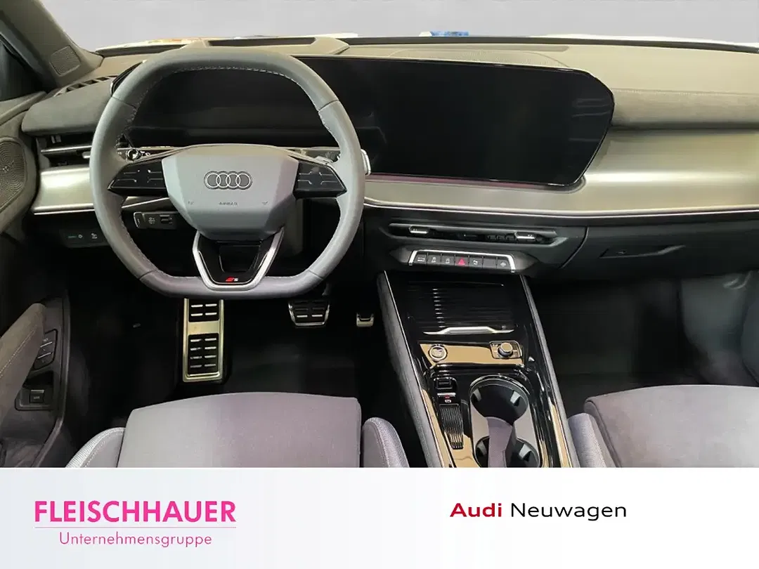 Audi Q3 - Thumbnail 11