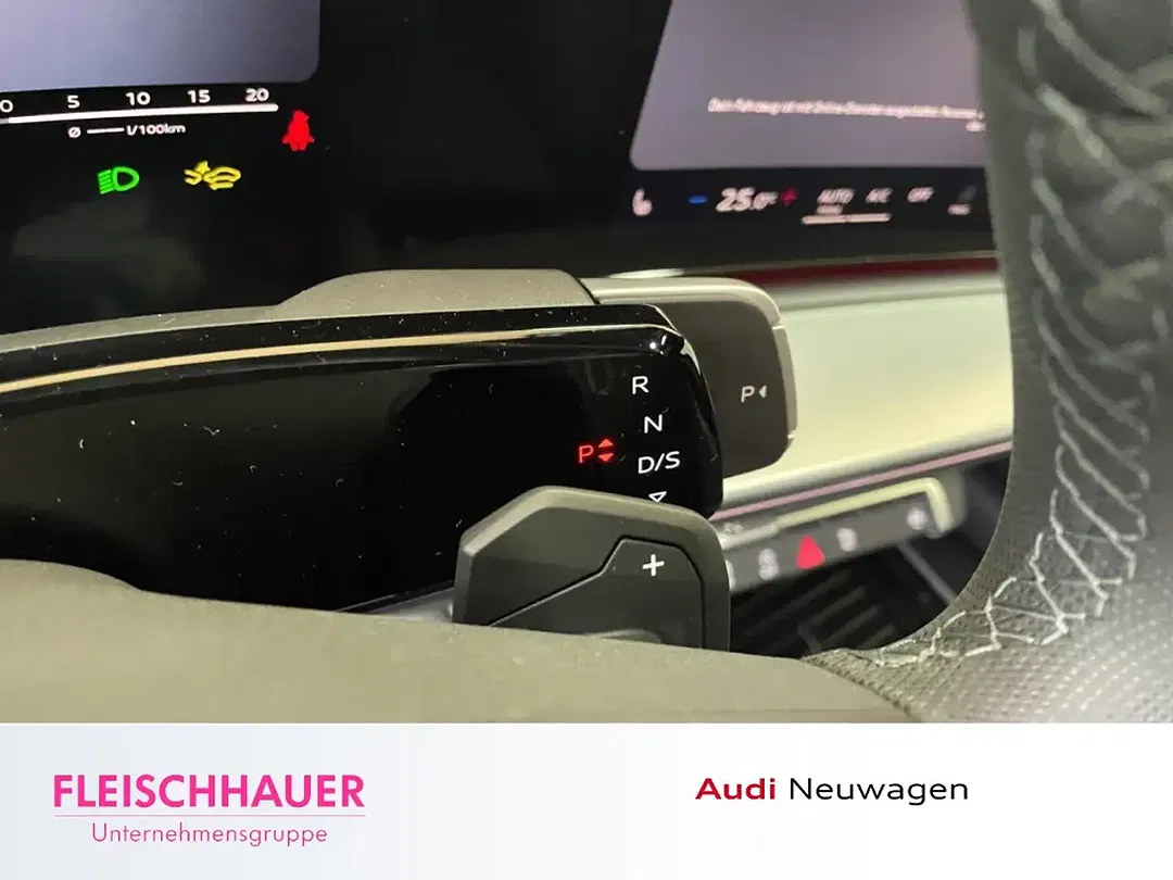 Audi Q3 - Thumbnail 13