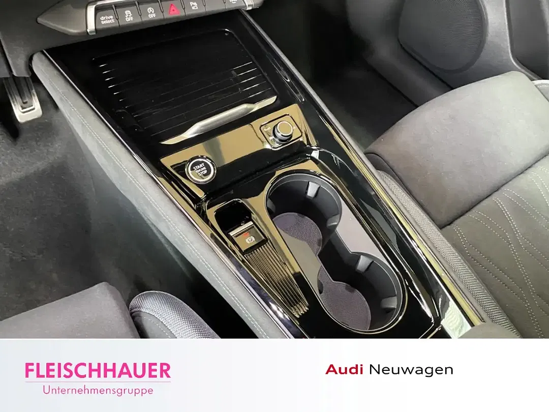 Audi Q3 - Thumbnail 14