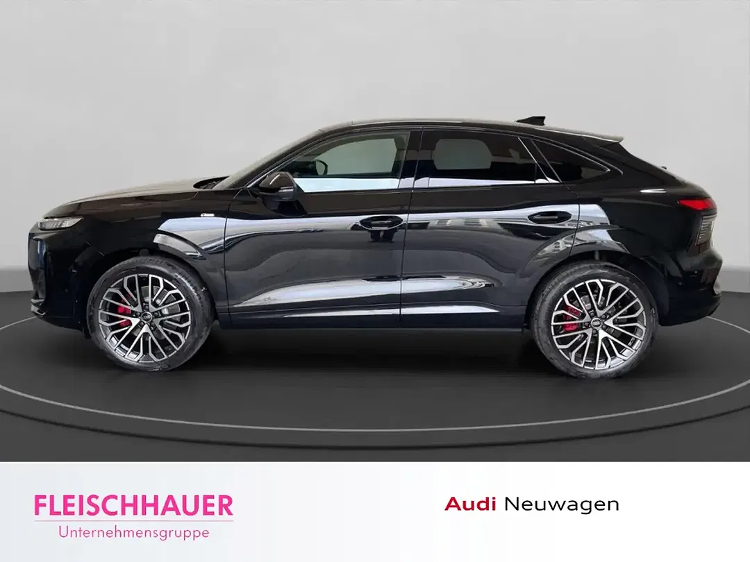 Audi Q3 - Thumbnail 4