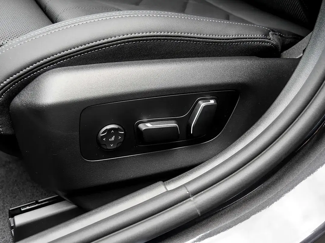 BMW 520 - Thumbnail 13