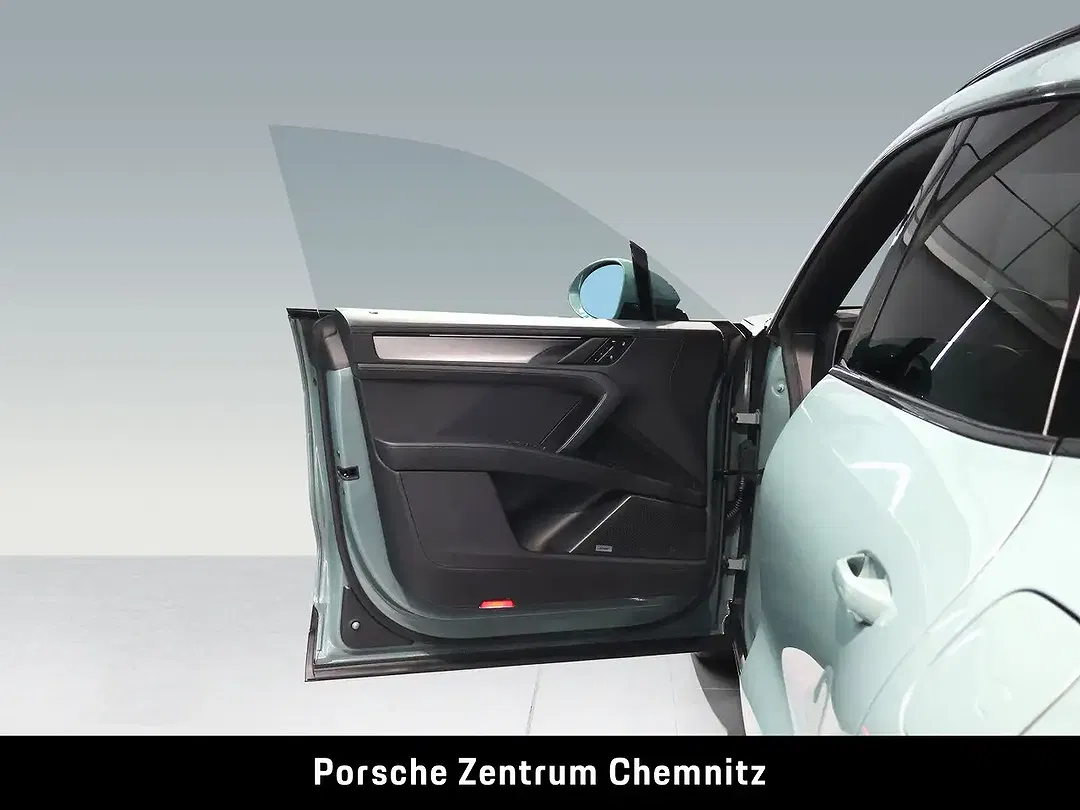 Porsche Cayenne - Thumbnail 10