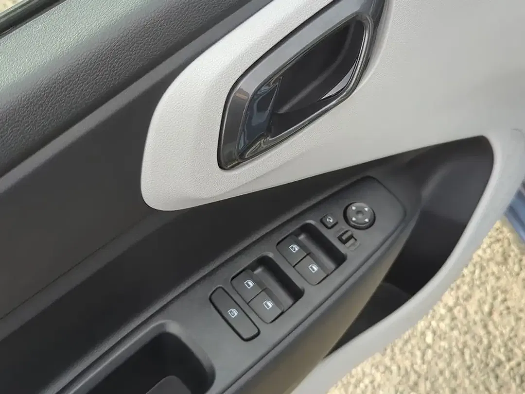 Hyundai i10 - Thumbnail 16
