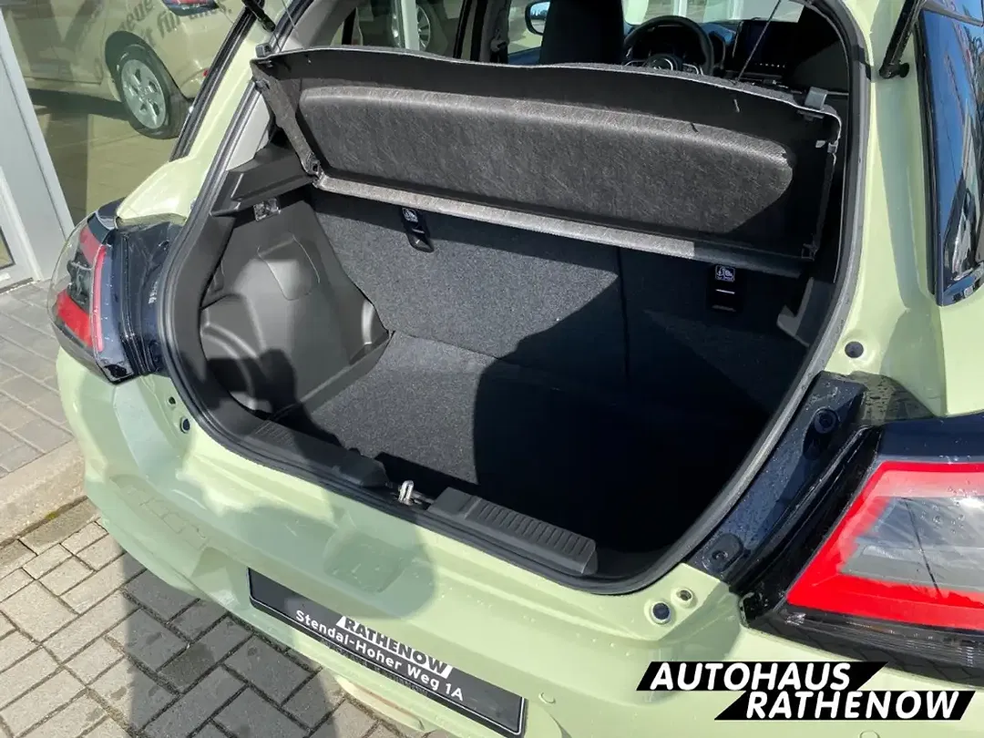 Suzuki Swift - Thumbnail 8