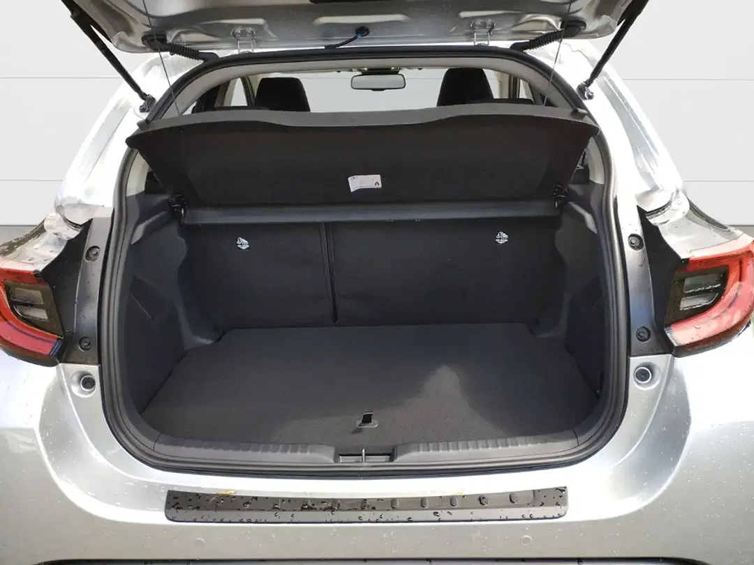 Toyota Yaris - Thumbnail 11