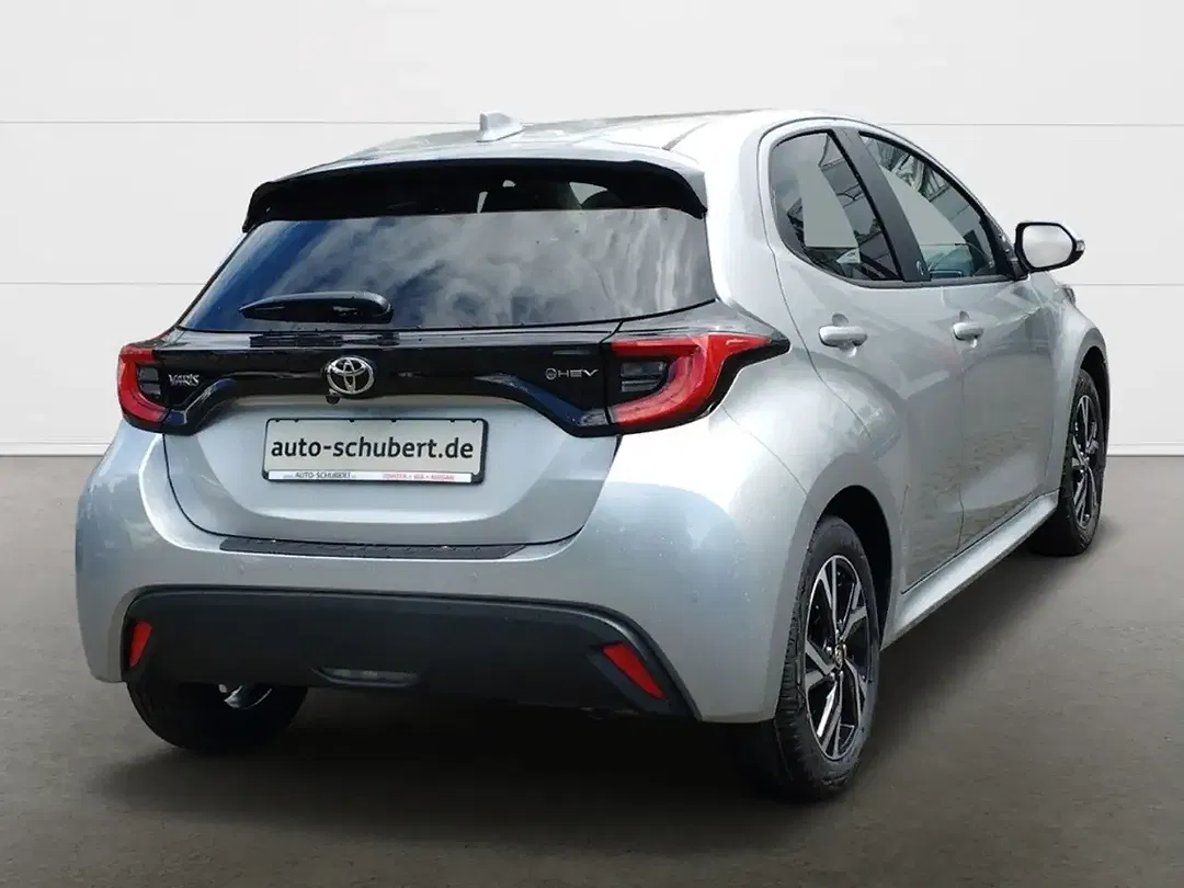 Toyota Yaris - Thumbnail 7