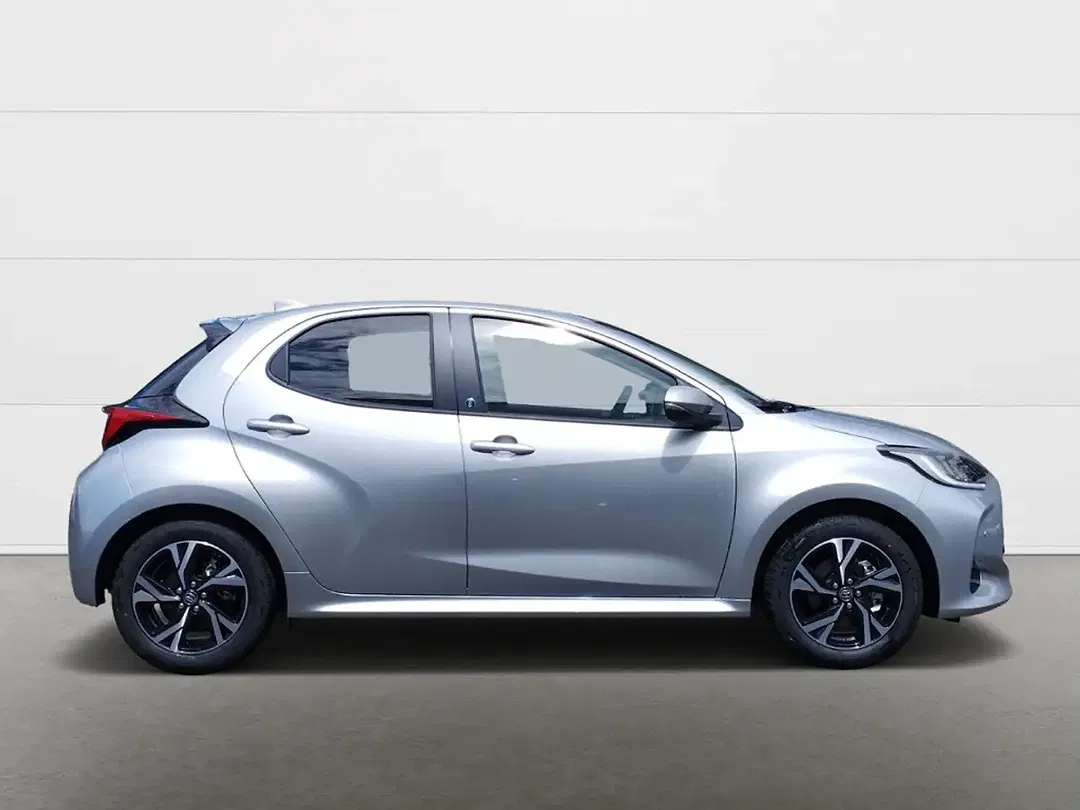 Toyota Yaris - Thumbnail 8