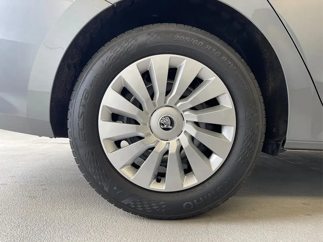 Skoda Octavia - Thumbnail 6