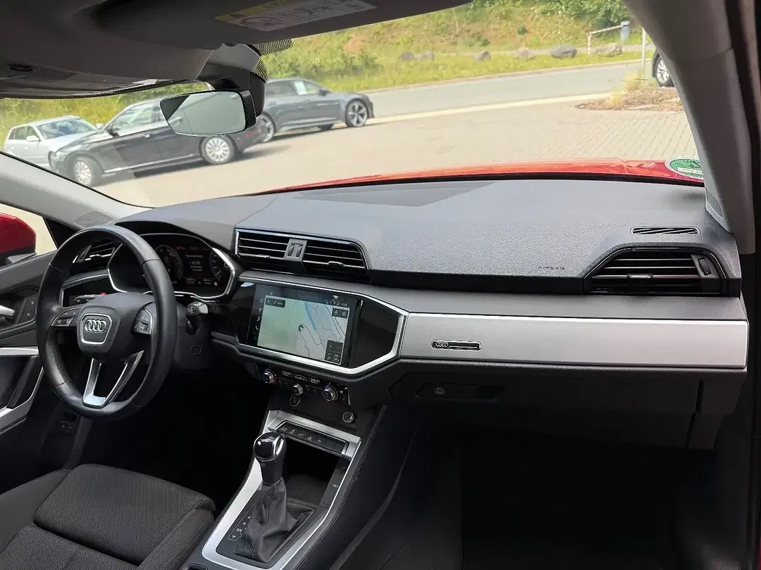 Audi Q3 - Thumbnail 10