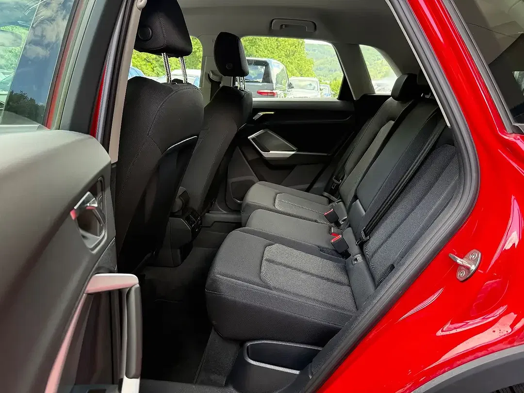 Audi Q3 - Thumbnail 12