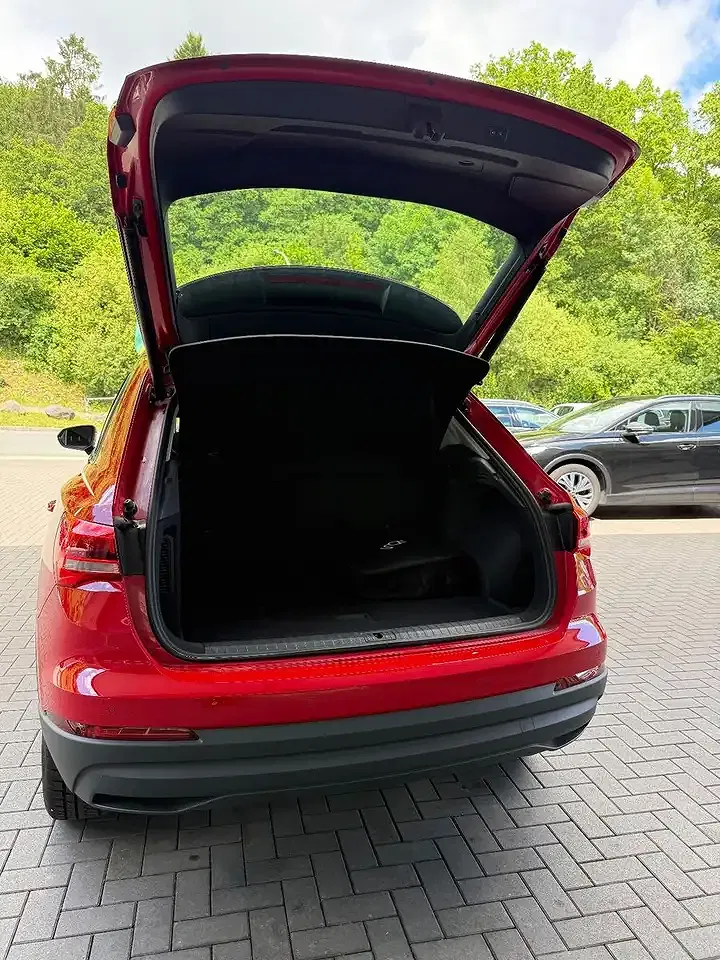 Audi Q3 - Thumbnail 13