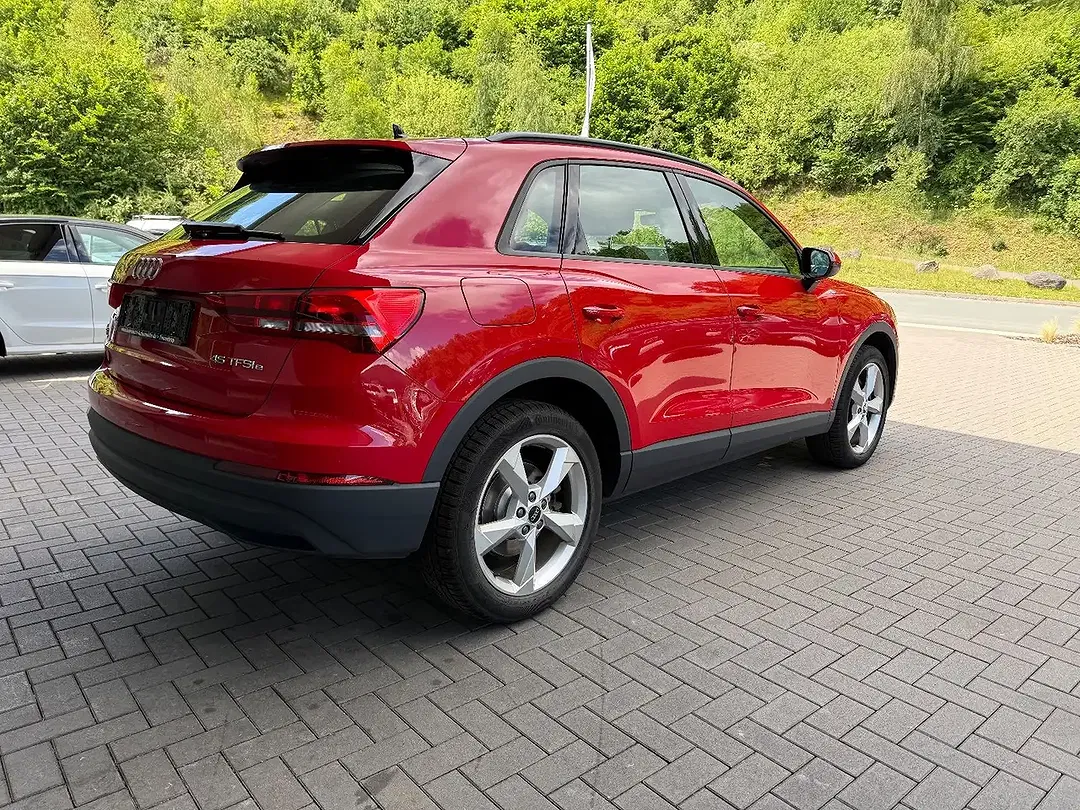 Audi Q3 - Thumbnail 5