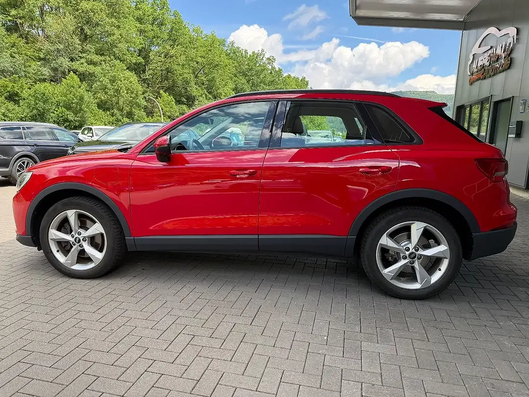 Audi Q3 - Thumbnail 7