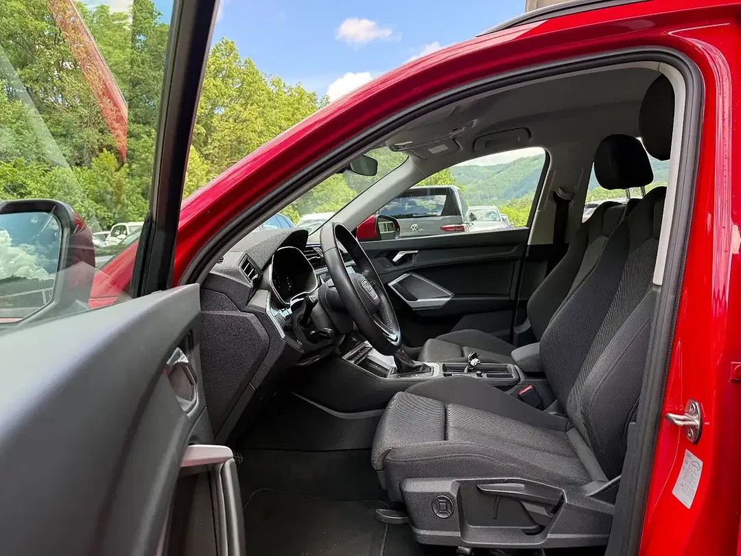 Audi Q3 - Thumbnail 8