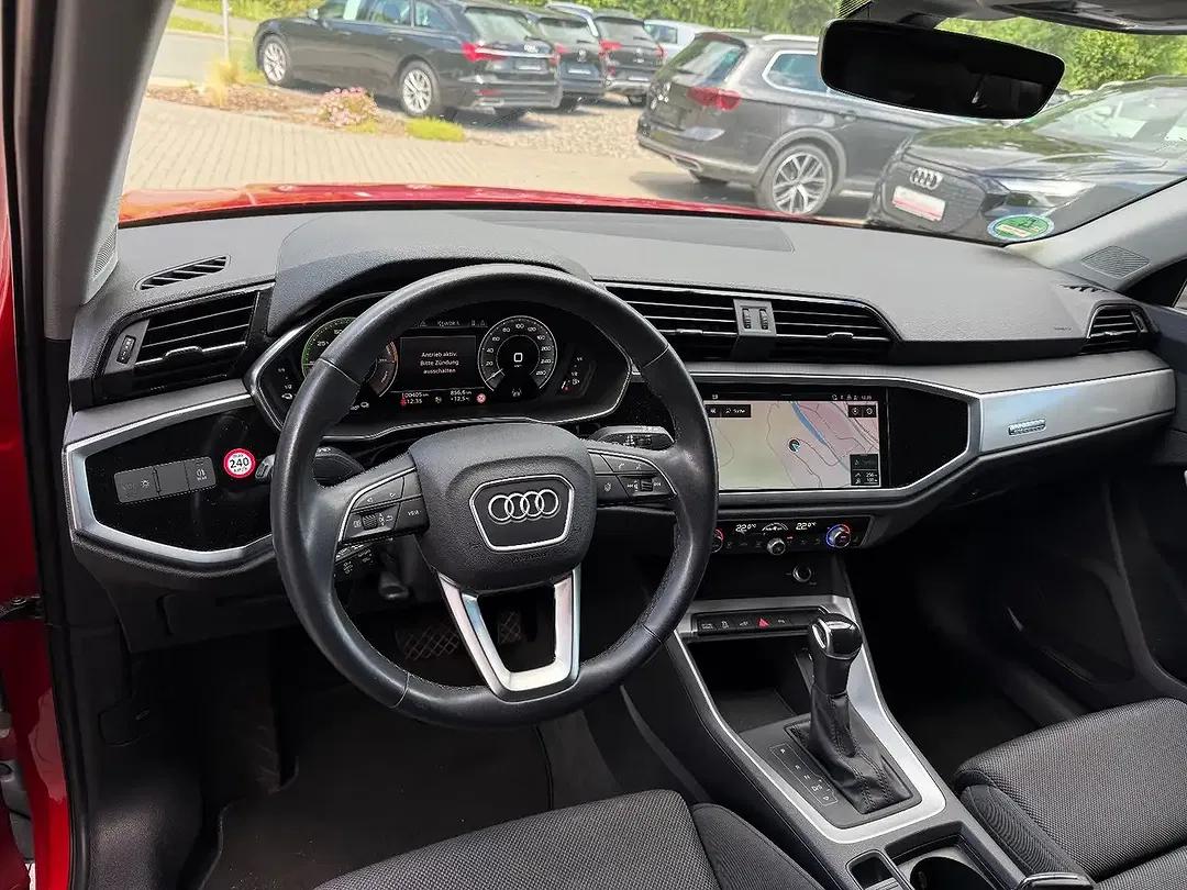 Audi Q3 - Thumbnail 9
