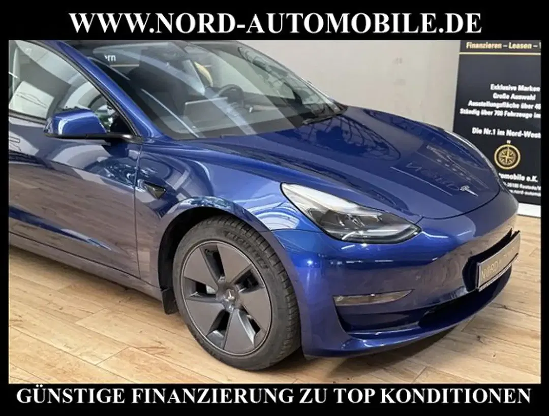 Tesla Model 3 - Thumbnail 9