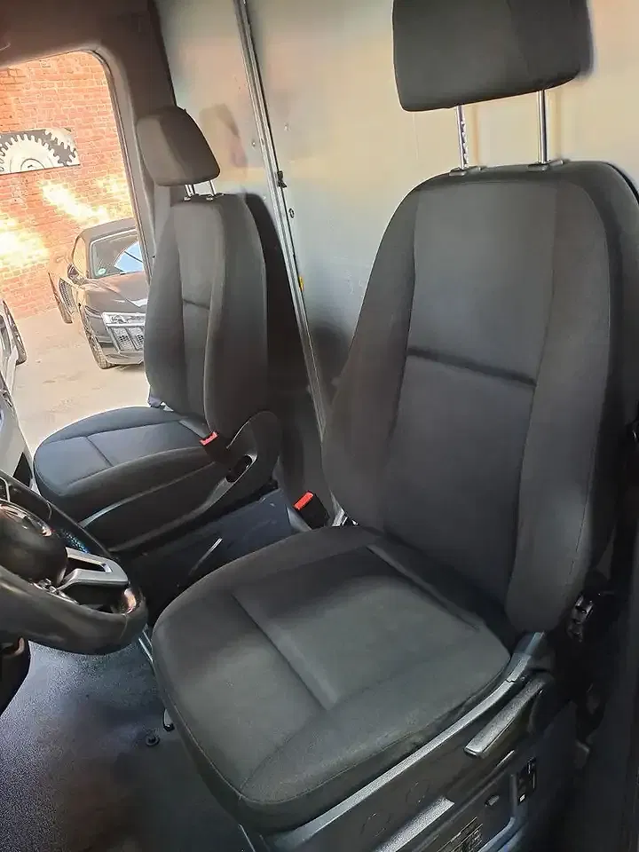 Mercedes-Benz Sprinter - Thumbnail 11