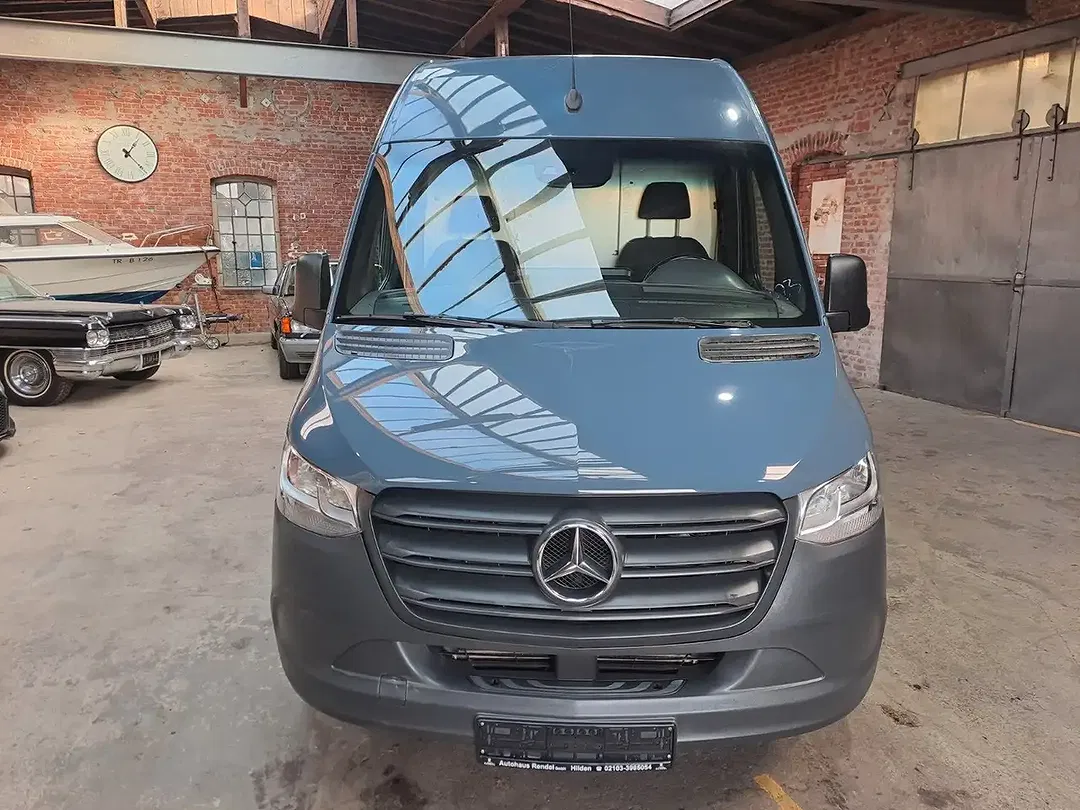 Mercedes-Benz Sprinter - Thumbnail 2