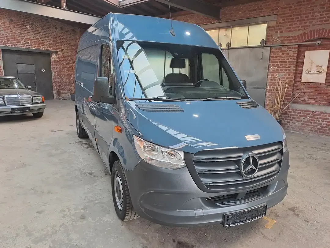 Mercedes-Benz Sprinter - Thumbnail 3