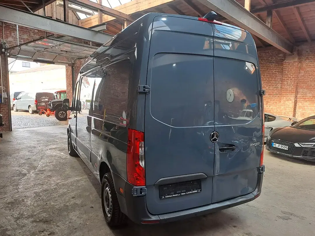 Mercedes-Benz Sprinter - Thumbnail 7