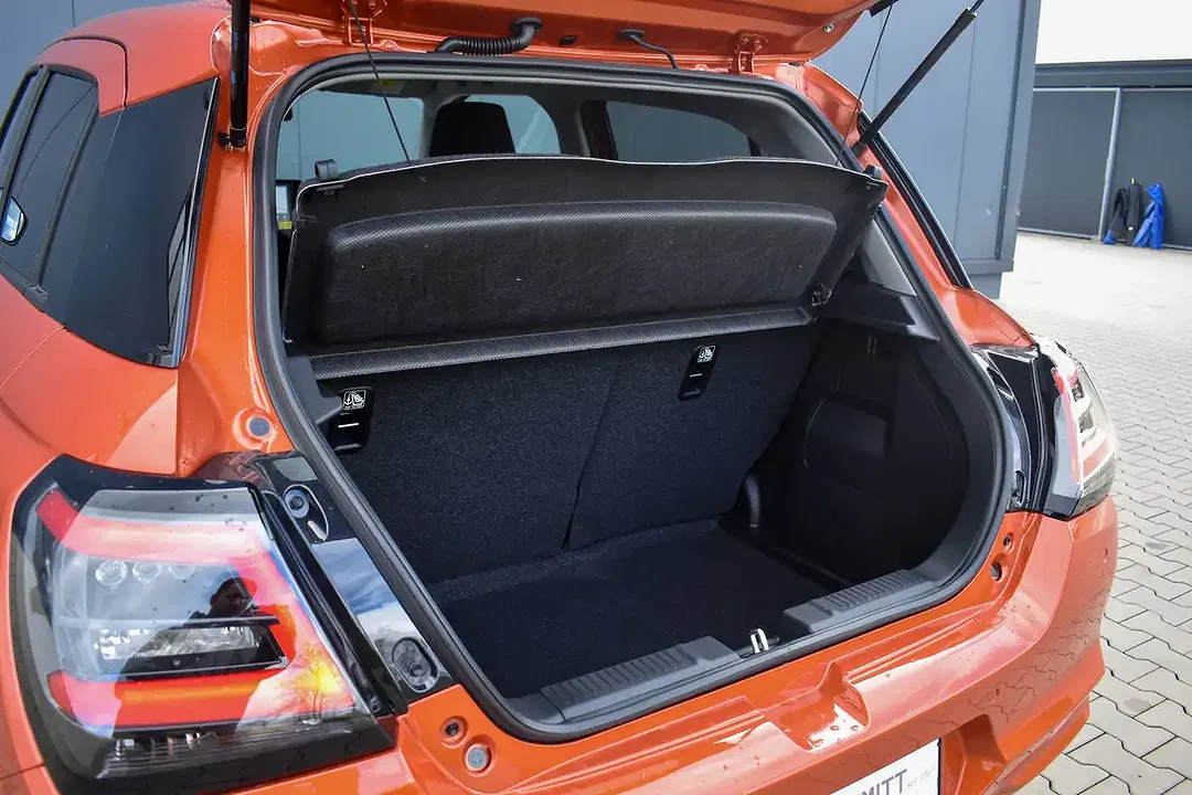 Suzuki Swift - Thumbnail 8
