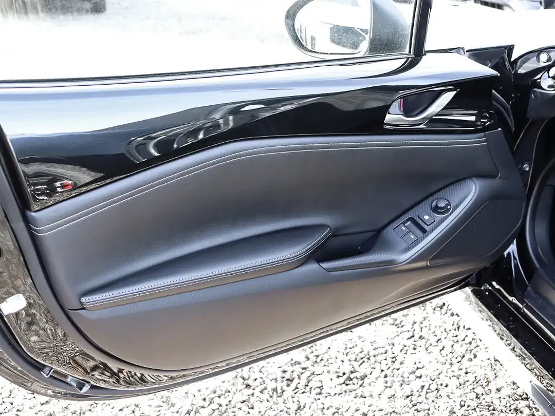 Mazda MX-5 - Thumbnail 10