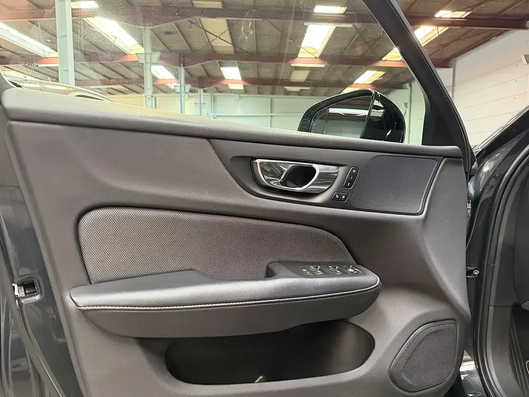 Volvo V60 - Thumbnail 5