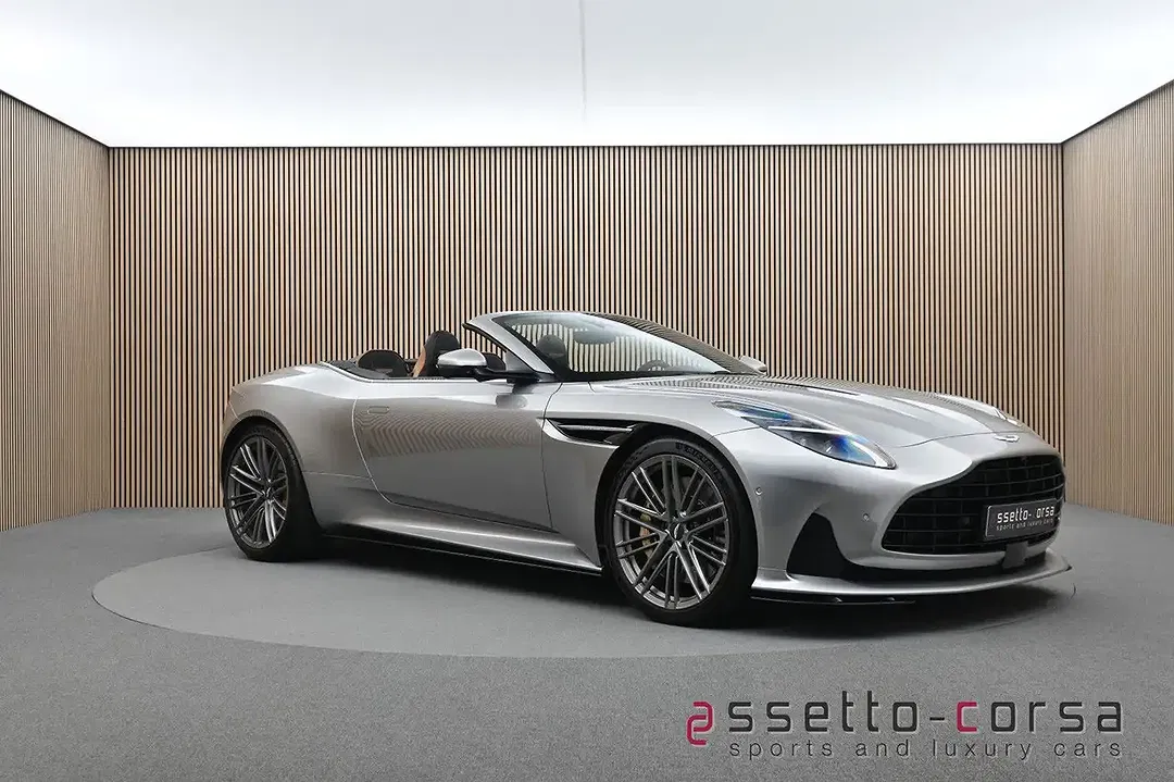 Aston Martin DB12 - Thumbnail 6
