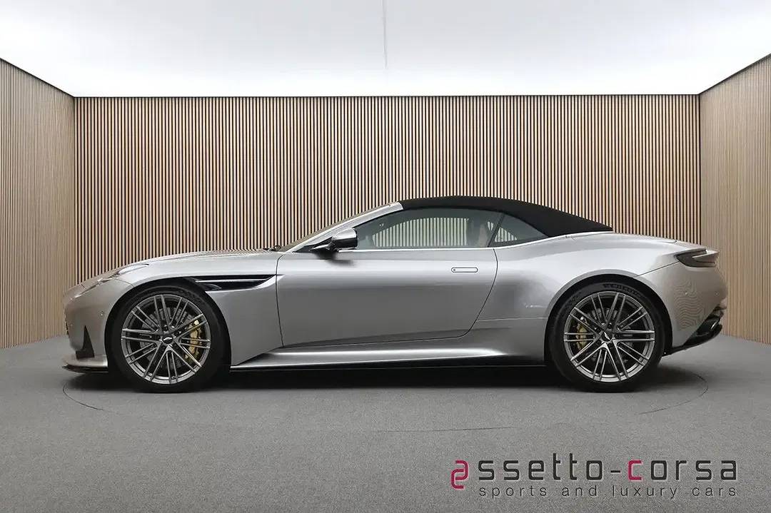 Aston Martin DB12 - Thumbnail 9
