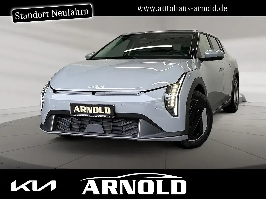 Kia EV4 - Thumbnail 1