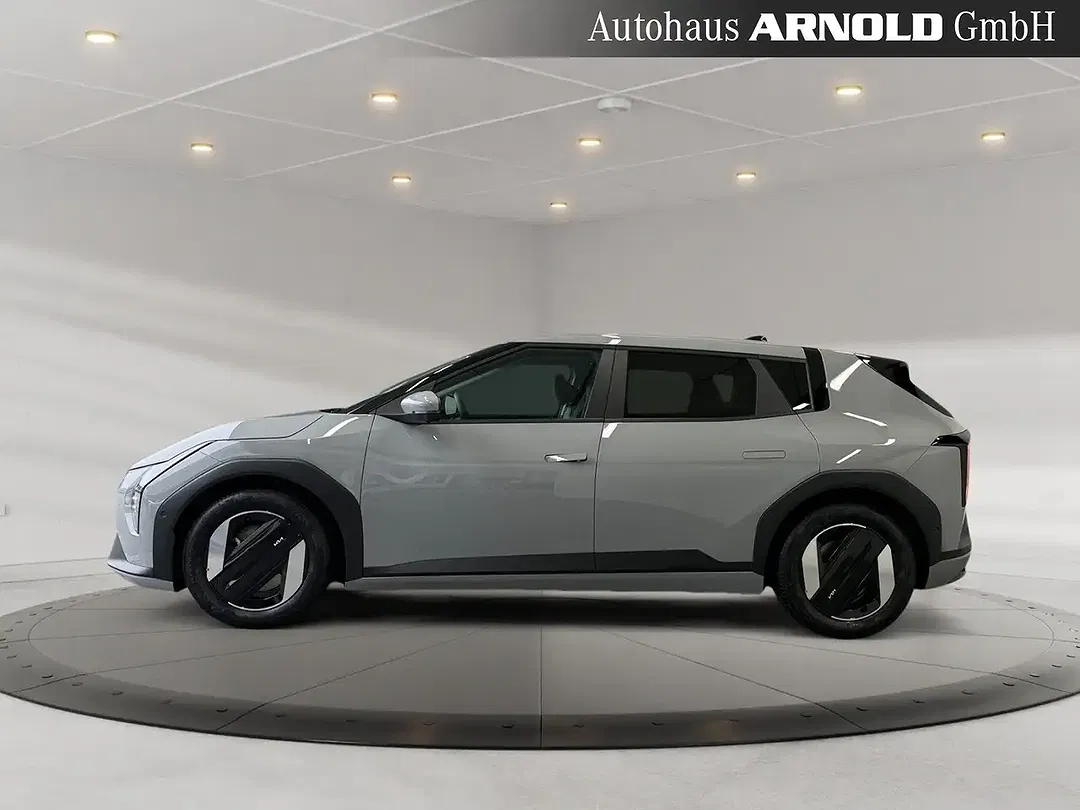 Kia EV4 - Thumbnail 2