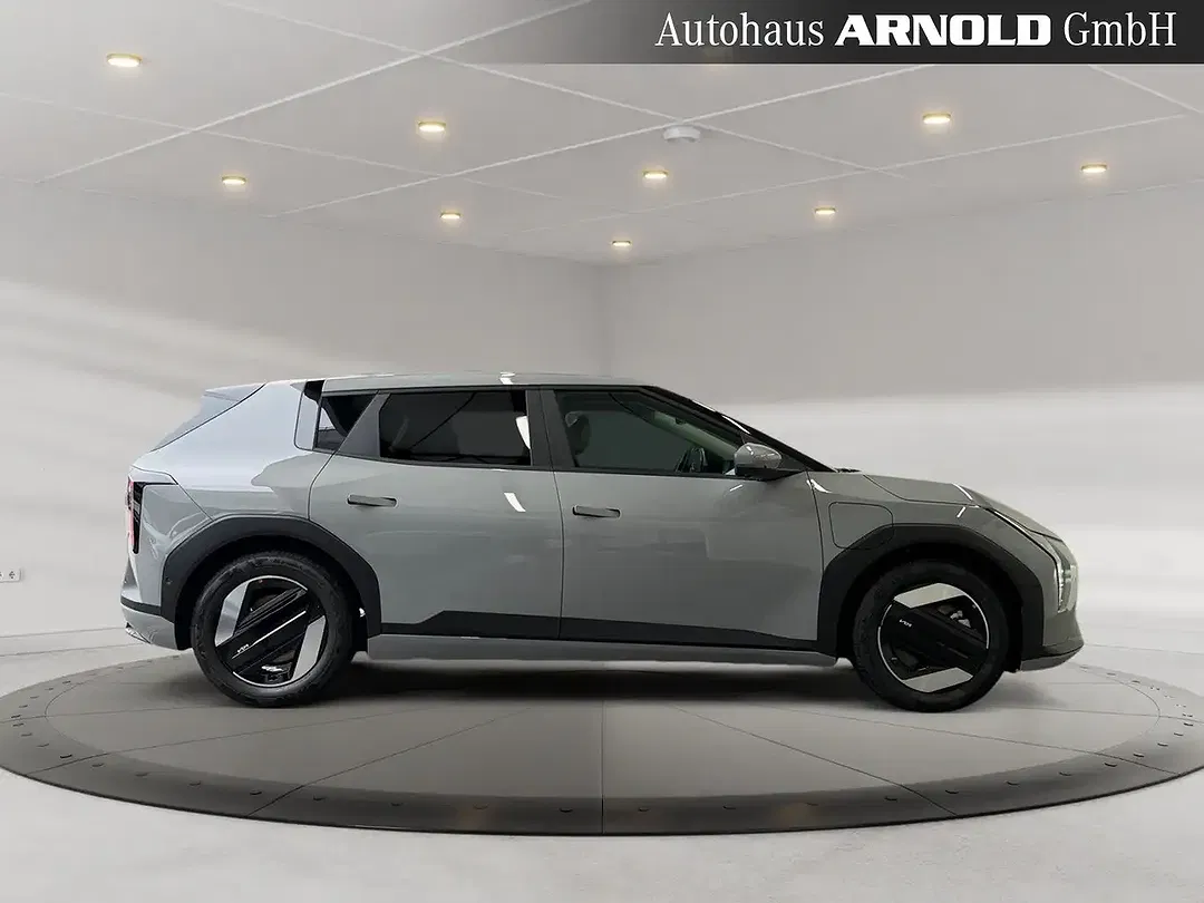 Kia EV4 - Thumbnail 5