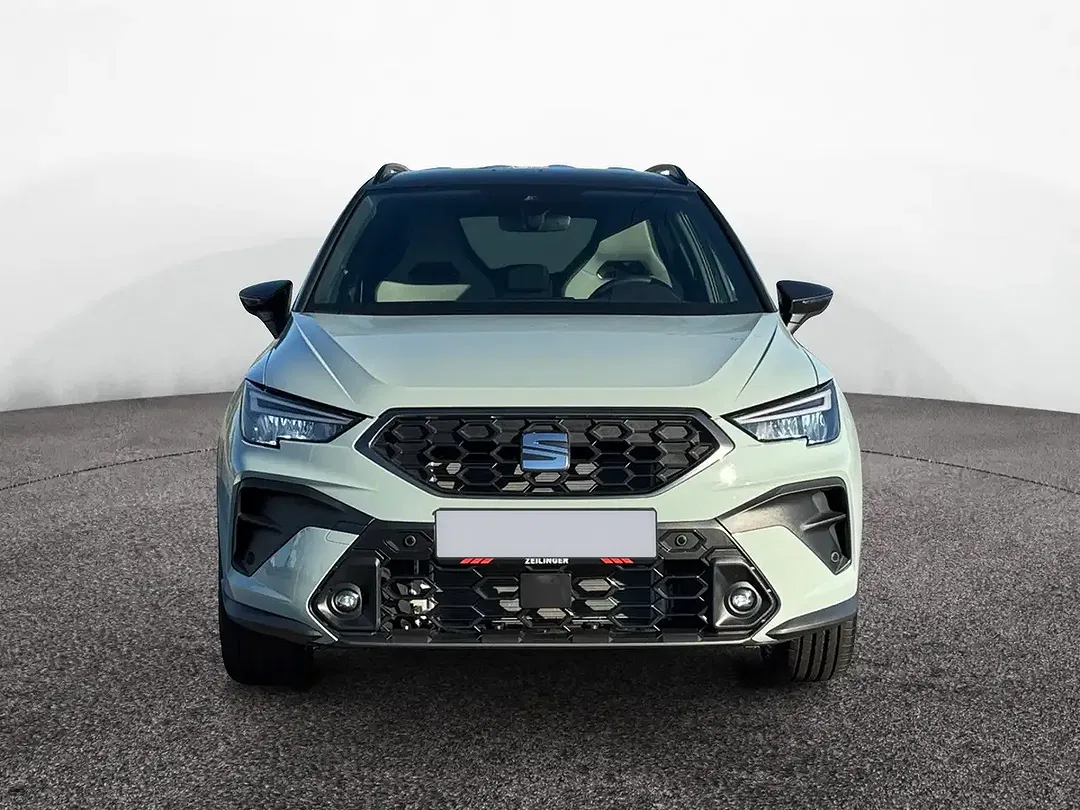 SEAT Arona - Thumbnail 2