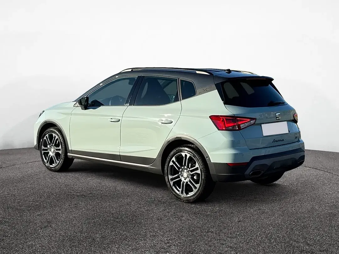 SEAT Arona - Thumbnail 4
