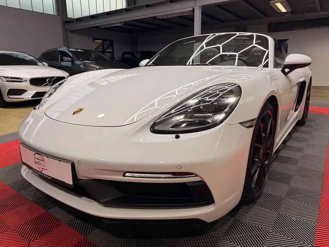Porsche Boxster - Thumbnail 3
