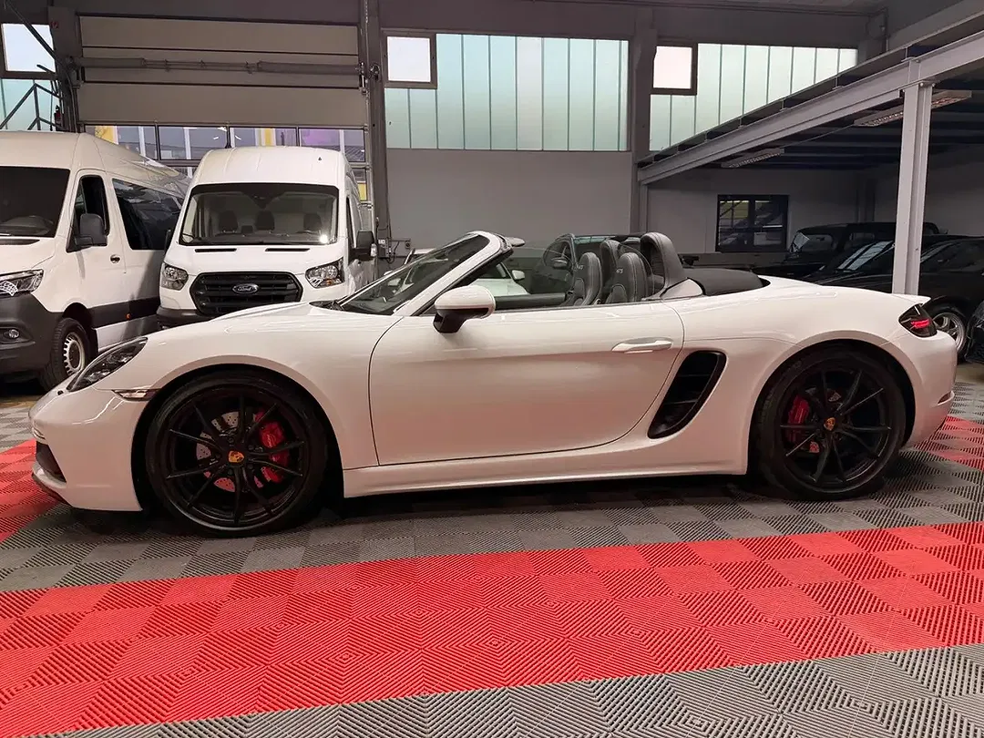 Porsche Boxster - Thumbnail 5