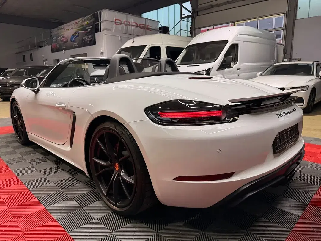 Porsche Boxster - Thumbnail 9
