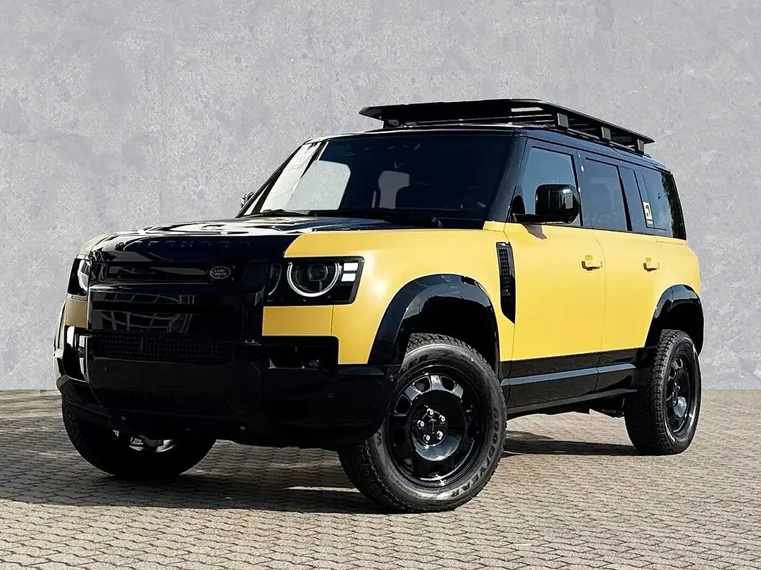 Land Rover Defender - Thumbnail 1