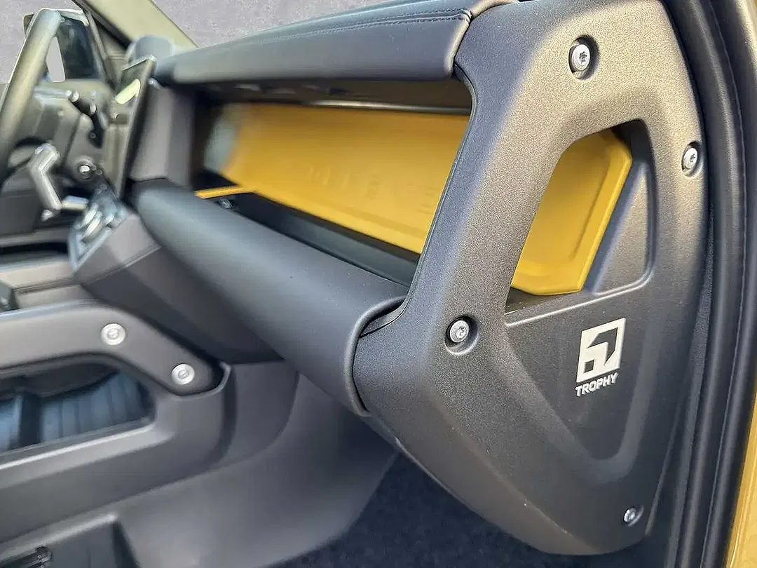 Land Rover Defender - Thumbnail 10