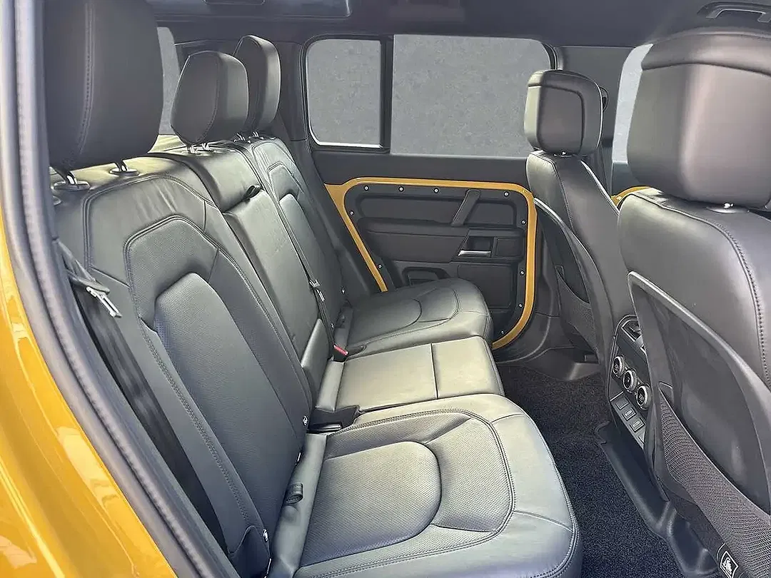 Land Rover Defender - Thumbnail 5