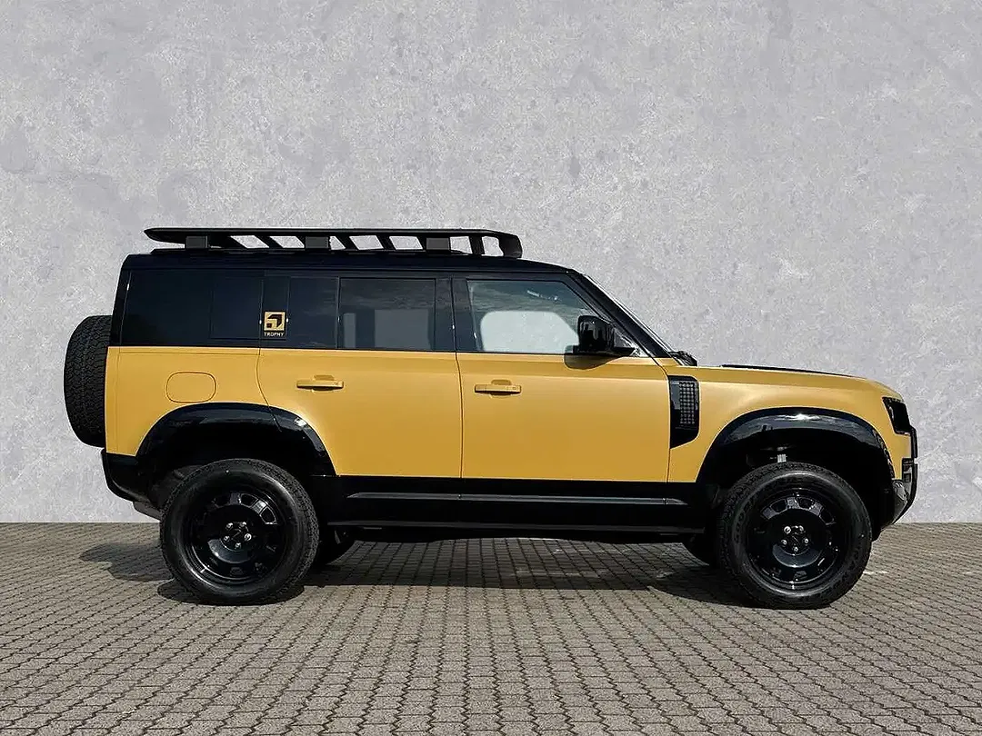 Land Rover Defender - Thumbnail 6